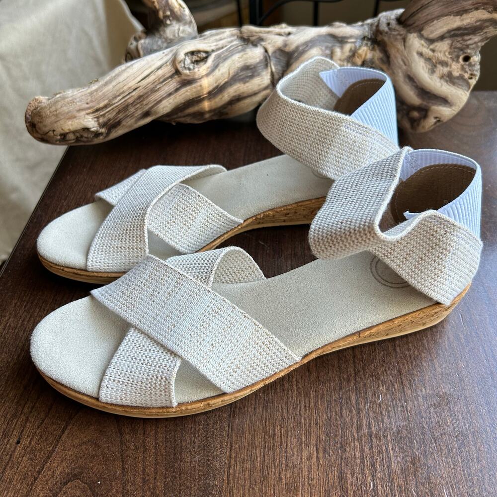 Elastic Cross-Strap Sandals in Light Cream